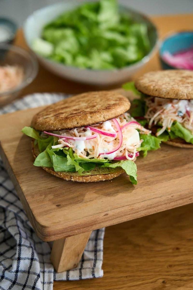 Pan de pita relleno de Krissia rallado