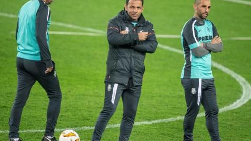 Calleja dirigió ayer el entrenamiento en Viena.