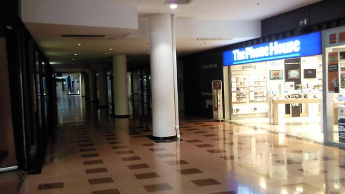 Interior del centro comercial Glories.
