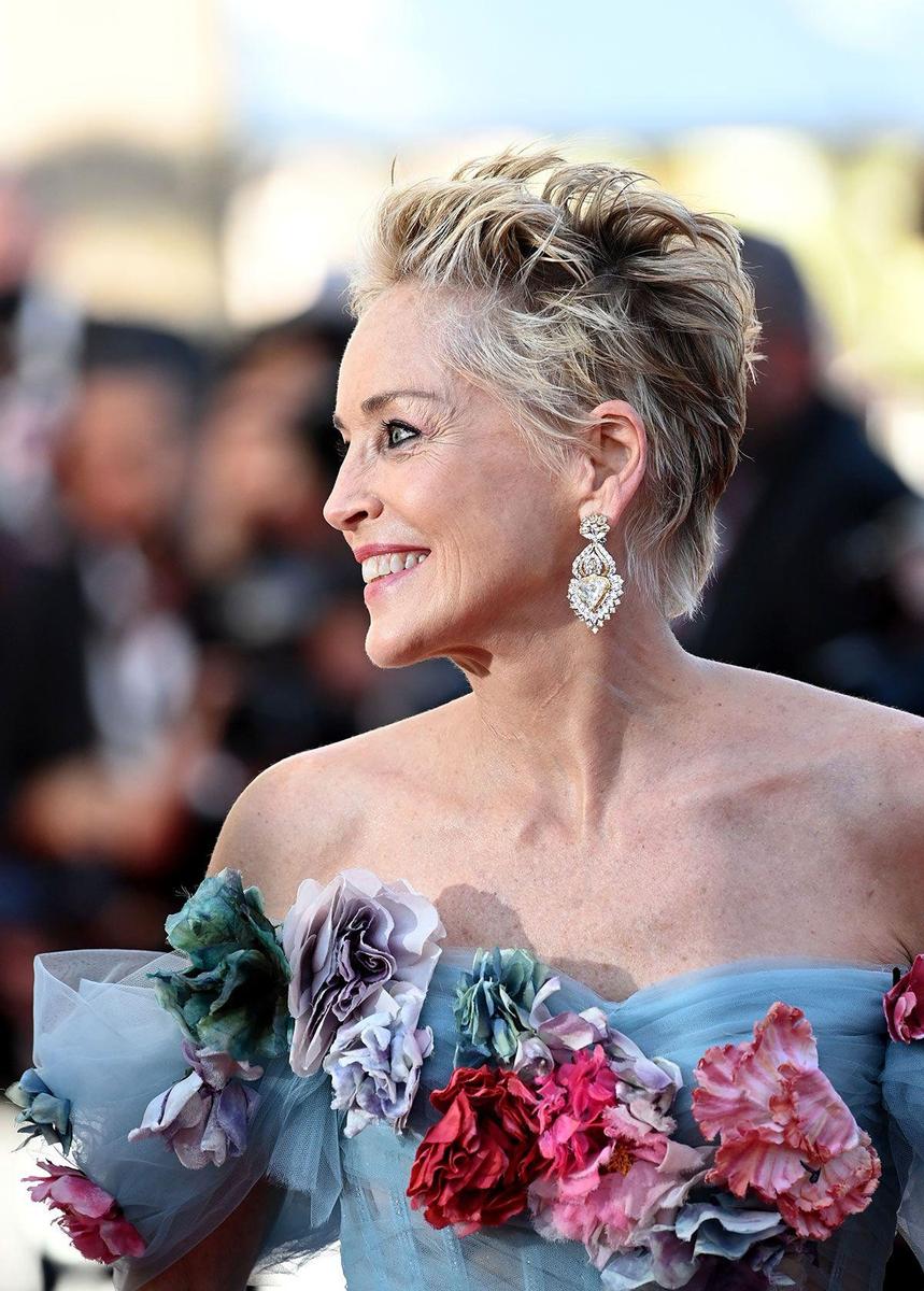 Sharon Stone en el Festival de Cannes 2021 detalle de las joyas