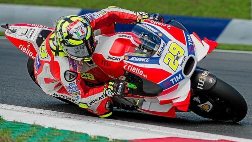 Iannone confirma l&#039;hegemonia de Ducati i sortirà des del primer lloc
