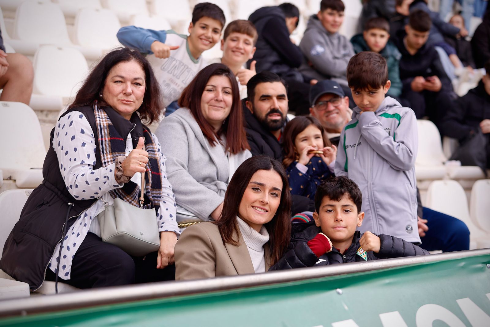 El Córdoba entrena ante su afición en El Arcángel