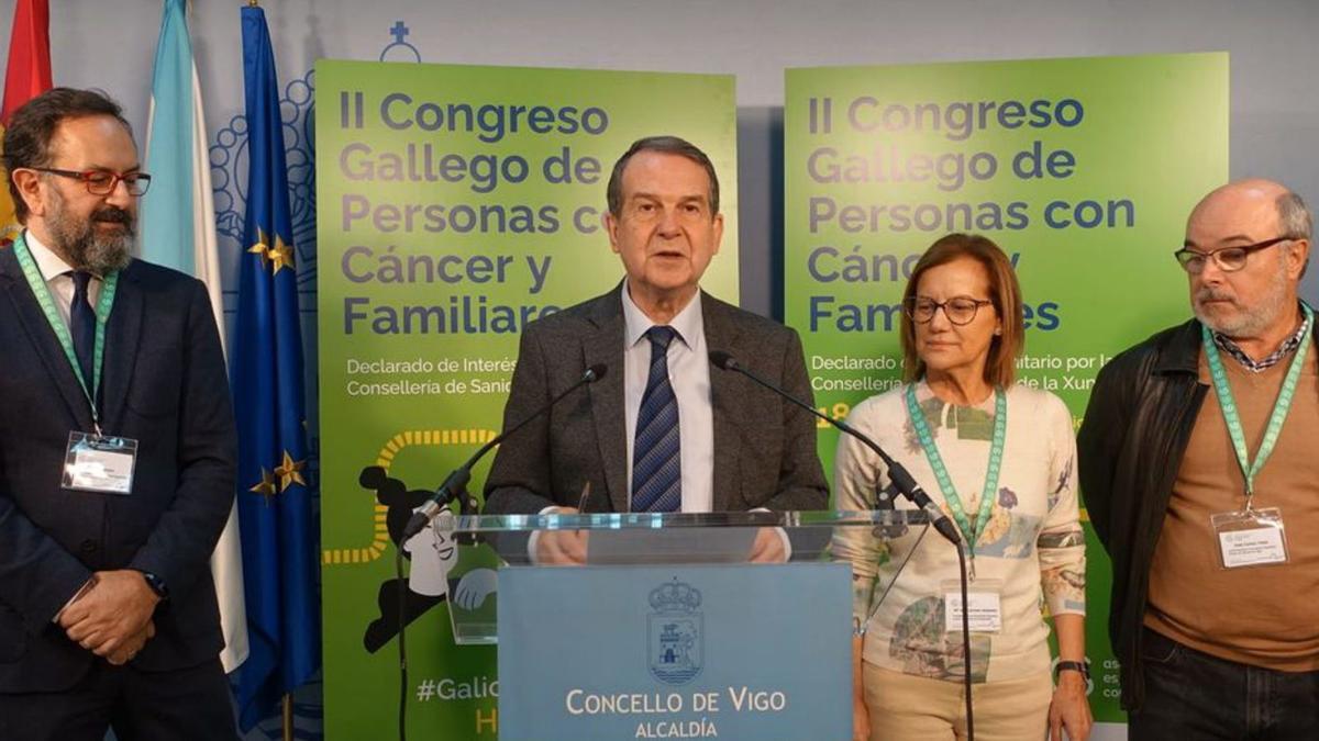 Presentación del congreso, ayer, con el alcalde de Vigo.