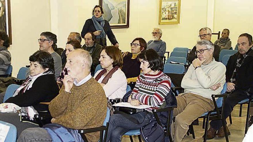 Asistentes a las actividades celebradas ayer en el Museo. // S.A.