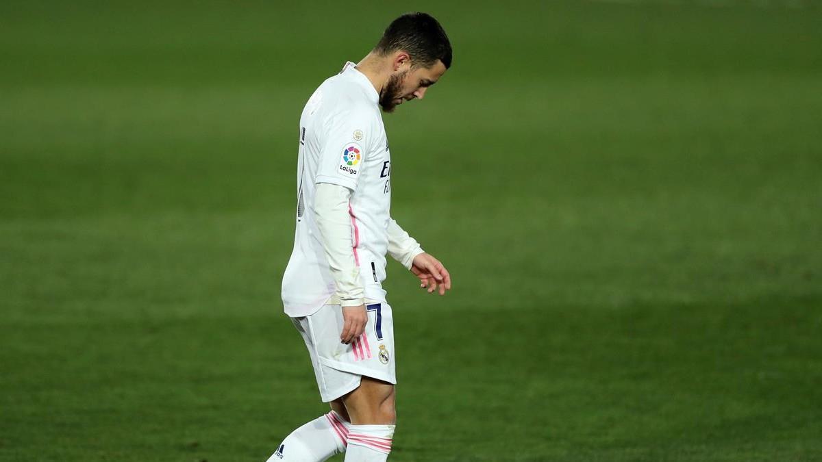 Roberto Martínez niega una guerra con el Madrid por Hazard