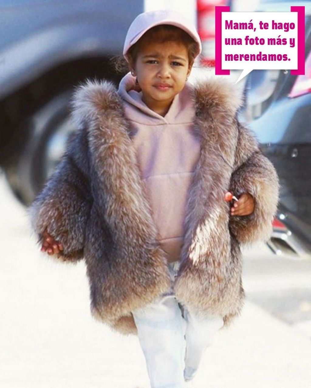 North West le hace las fotos a su madre
