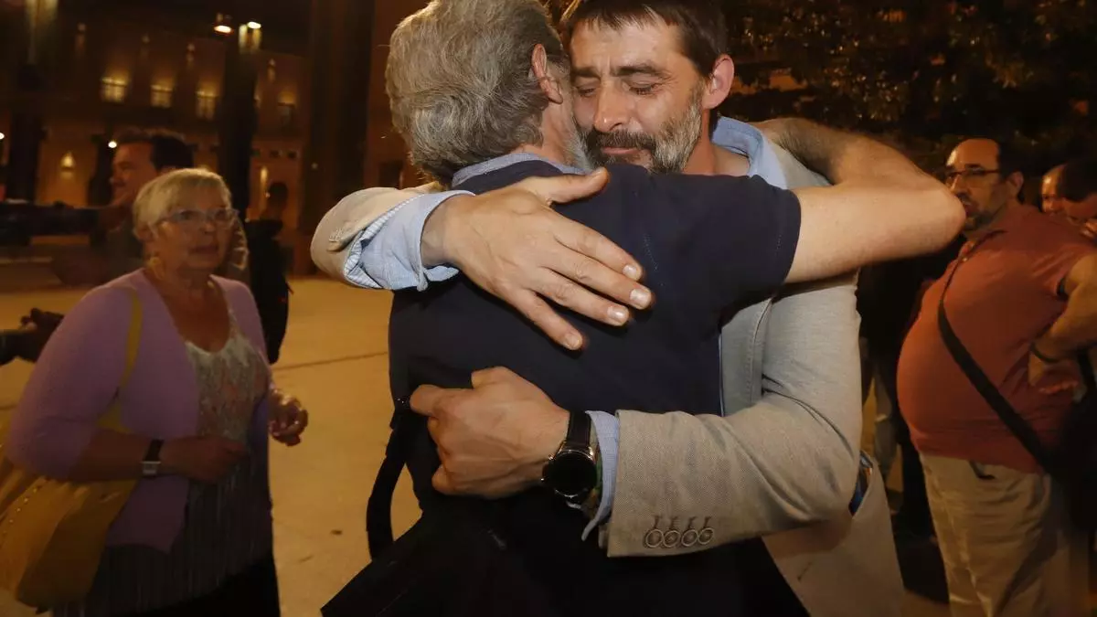IU se ofrece como "dique" para contener la reversión de derechos