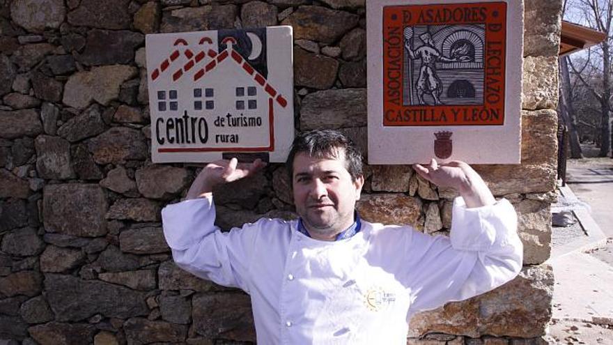 José González, restaurador del Centro de Turismo Rural «La Yénsula», elevado a la categoría de Posada Real.