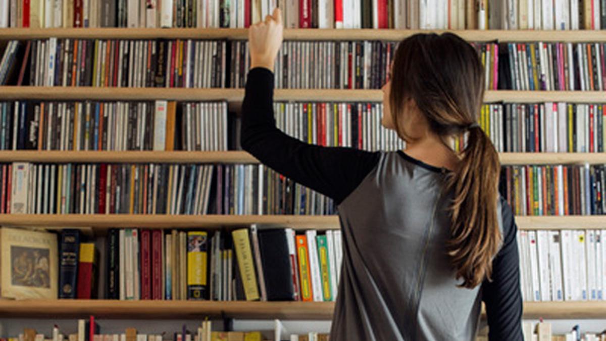 Mujer leyendo