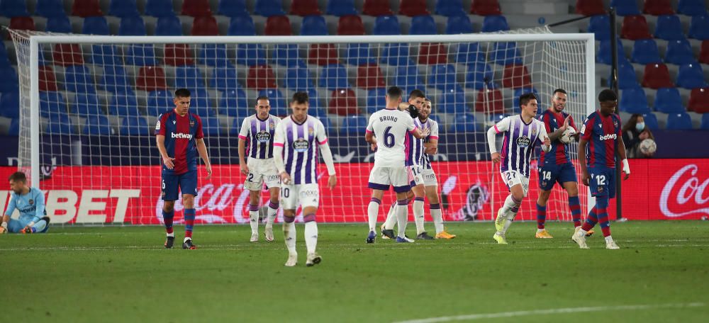 Levante - Real Valladolid, en imágenes