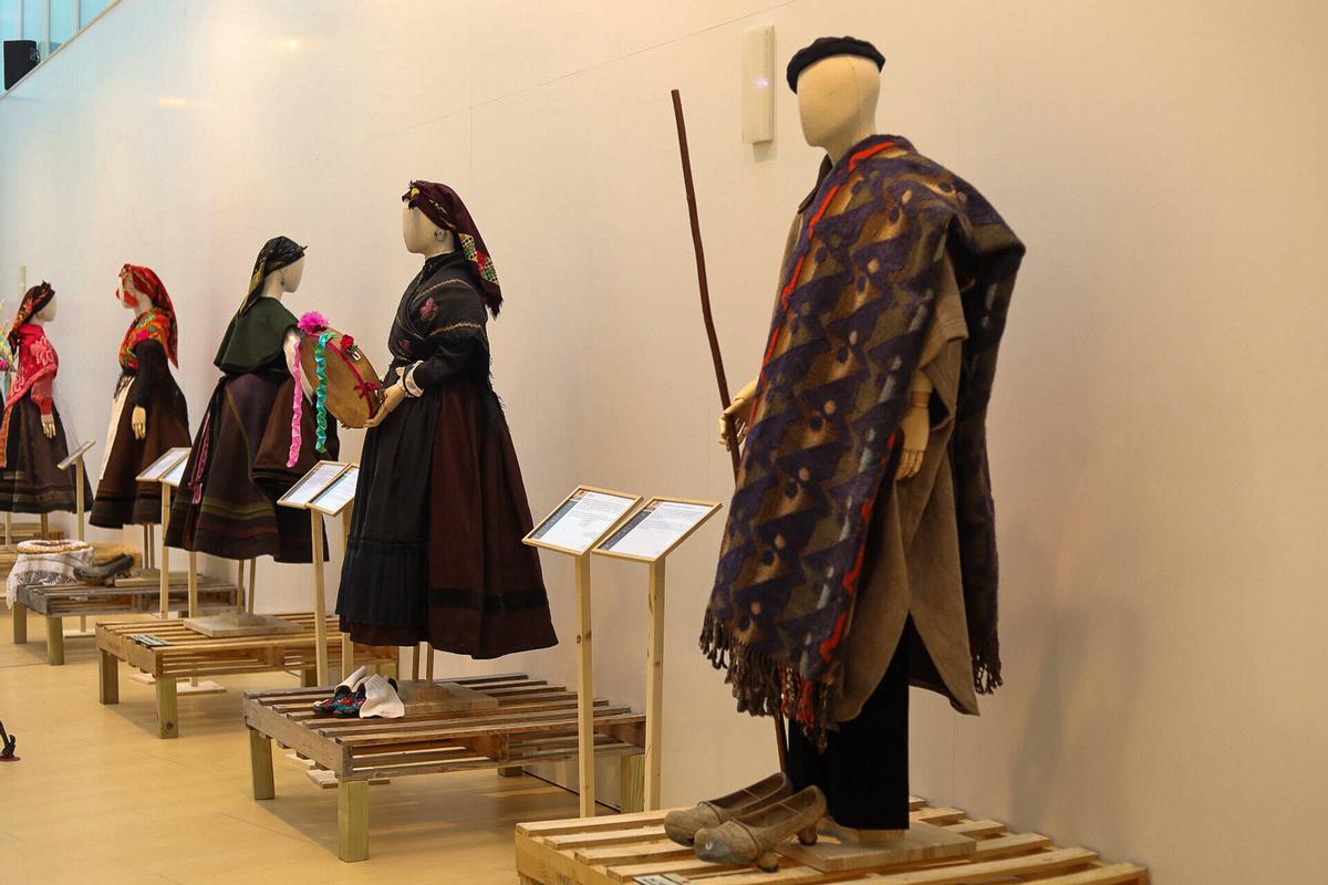 Zamora. inauguración de la muestra del Festival Internacional de Indumentaria Tradicional «Collectio Indufest»