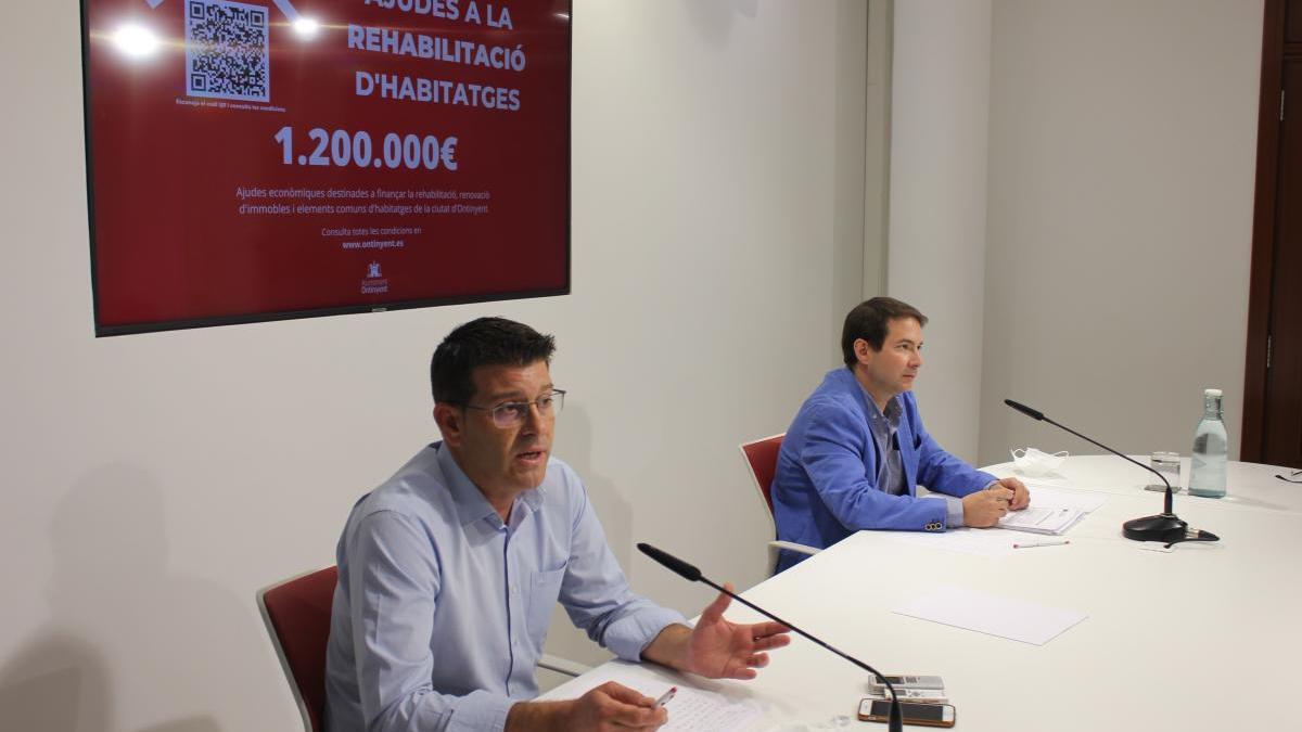 El alcalde, Jorge Rodríguez, y el edil Joan Sanchis han presentado la convocatoria de ayudas