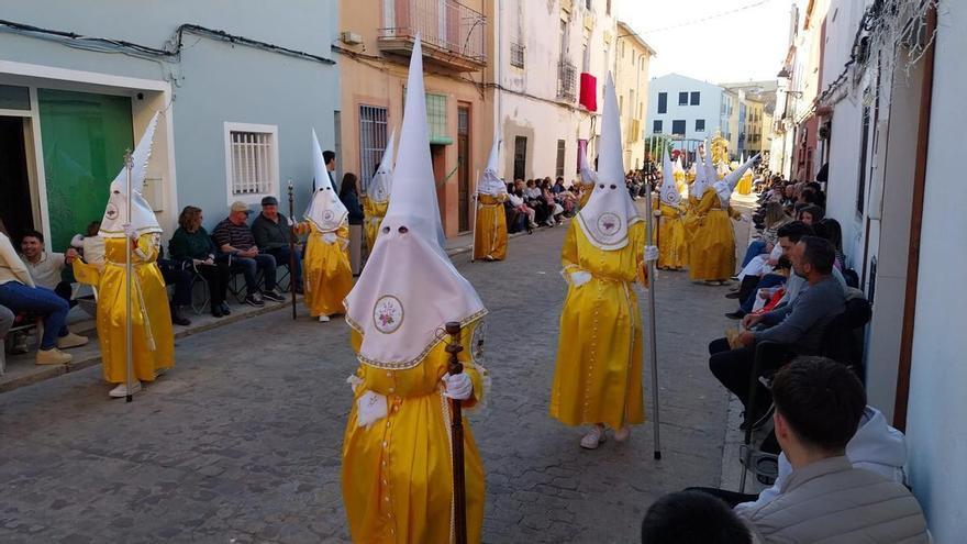 Alzira regulará ayudas anuales para evitar la desaparición de las cofradías de Semana Santa en crisis