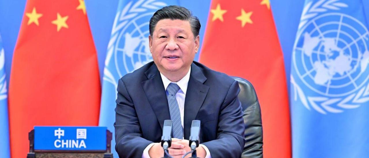 El president xinès, Xi 
Jinping, assistint a una
 roda de premsa el 2021.