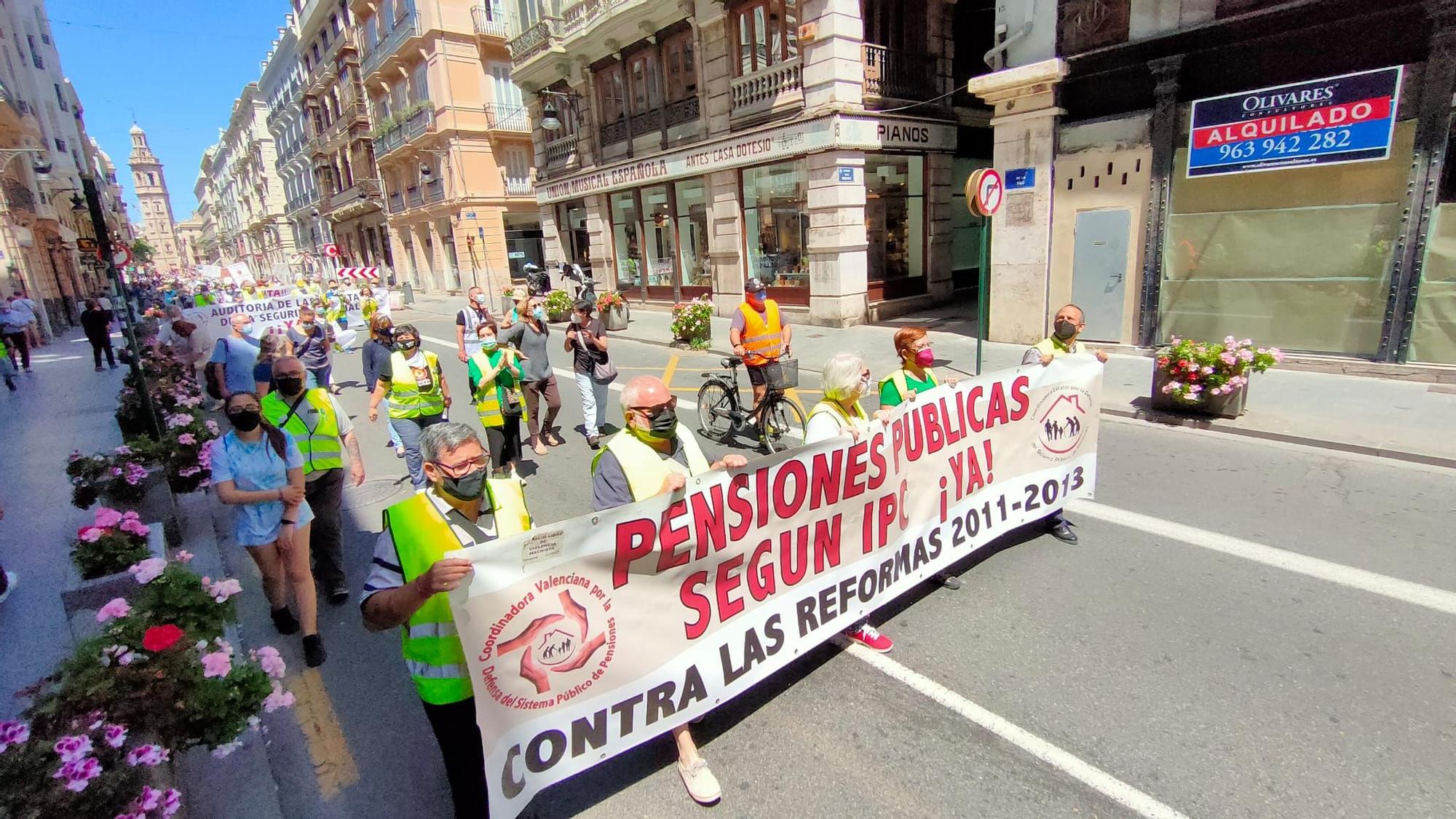 Los pensionistas se manifiestan en defensa del sistema público de pensiones