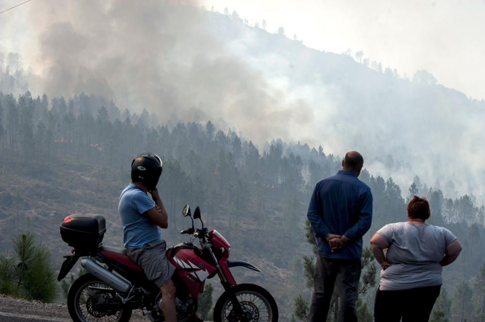 El fuego arrasa 3.000 hectáreas en Ourense