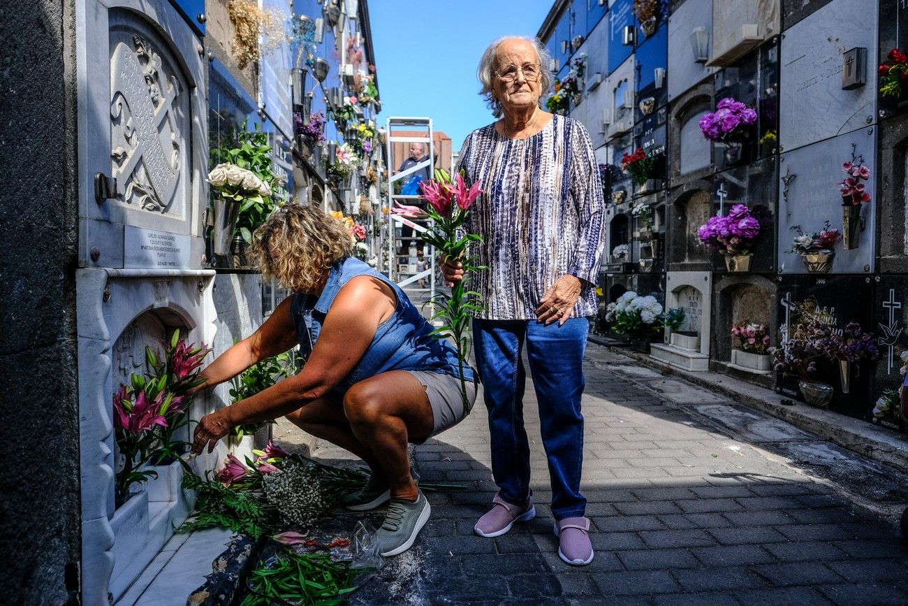 El cementerio de Vegueta, en la víspera del Día de Difuntos