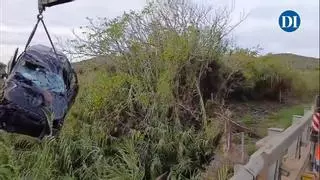 Accidente mortal en Ibiza: Rescatan el coche que cayó al río de Santa Eulària en el que falleció el conductor