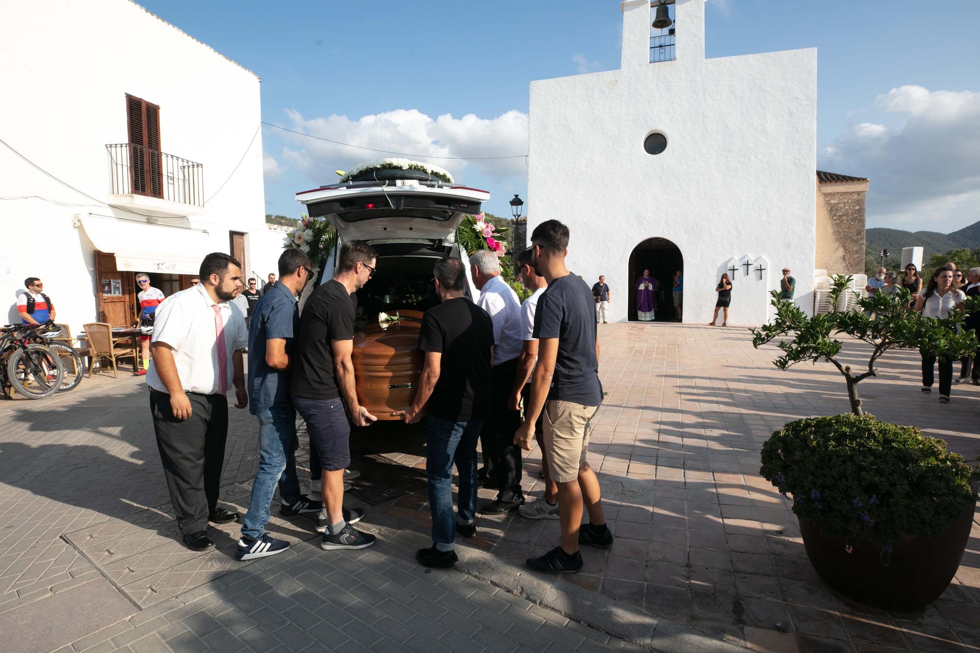 Las imágenes del funeral de Bernat Ribes