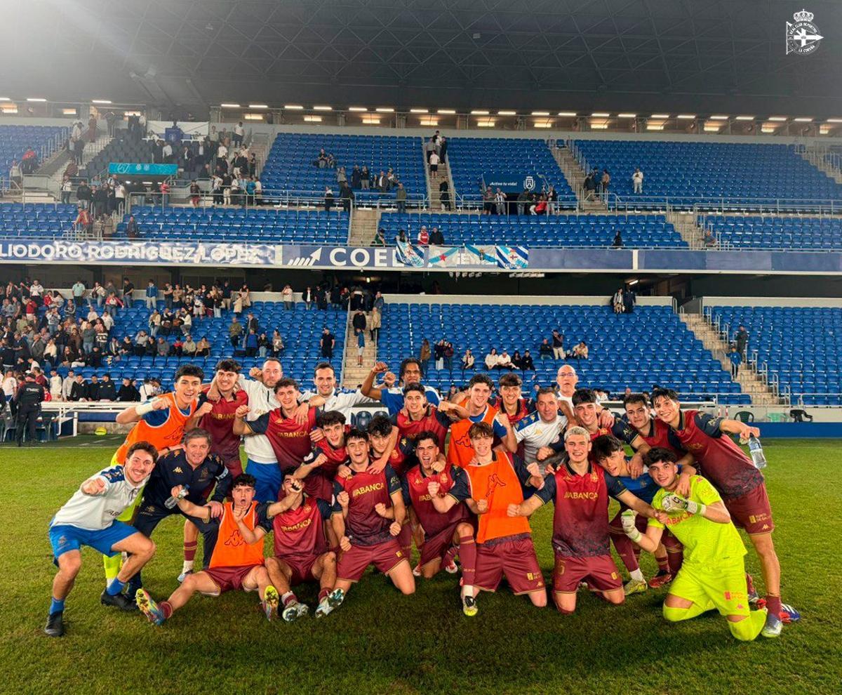El Deportivo juvenil  celebra en Tenerife