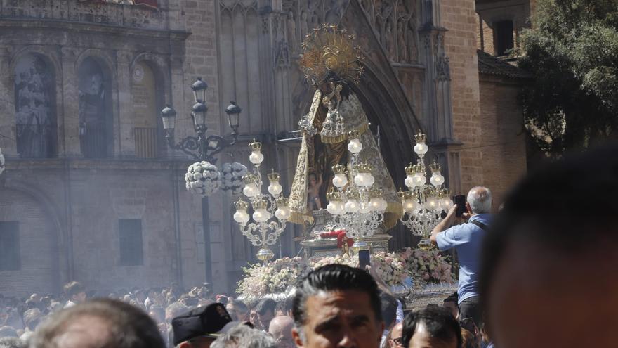 Procesión multitudinaria por el Centenario de la Coronación de la Virgen