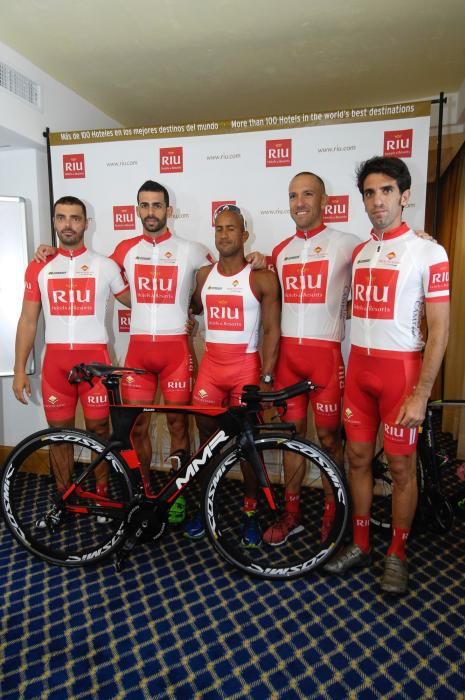 Presentación oficial del equipo ciclista RIU Team