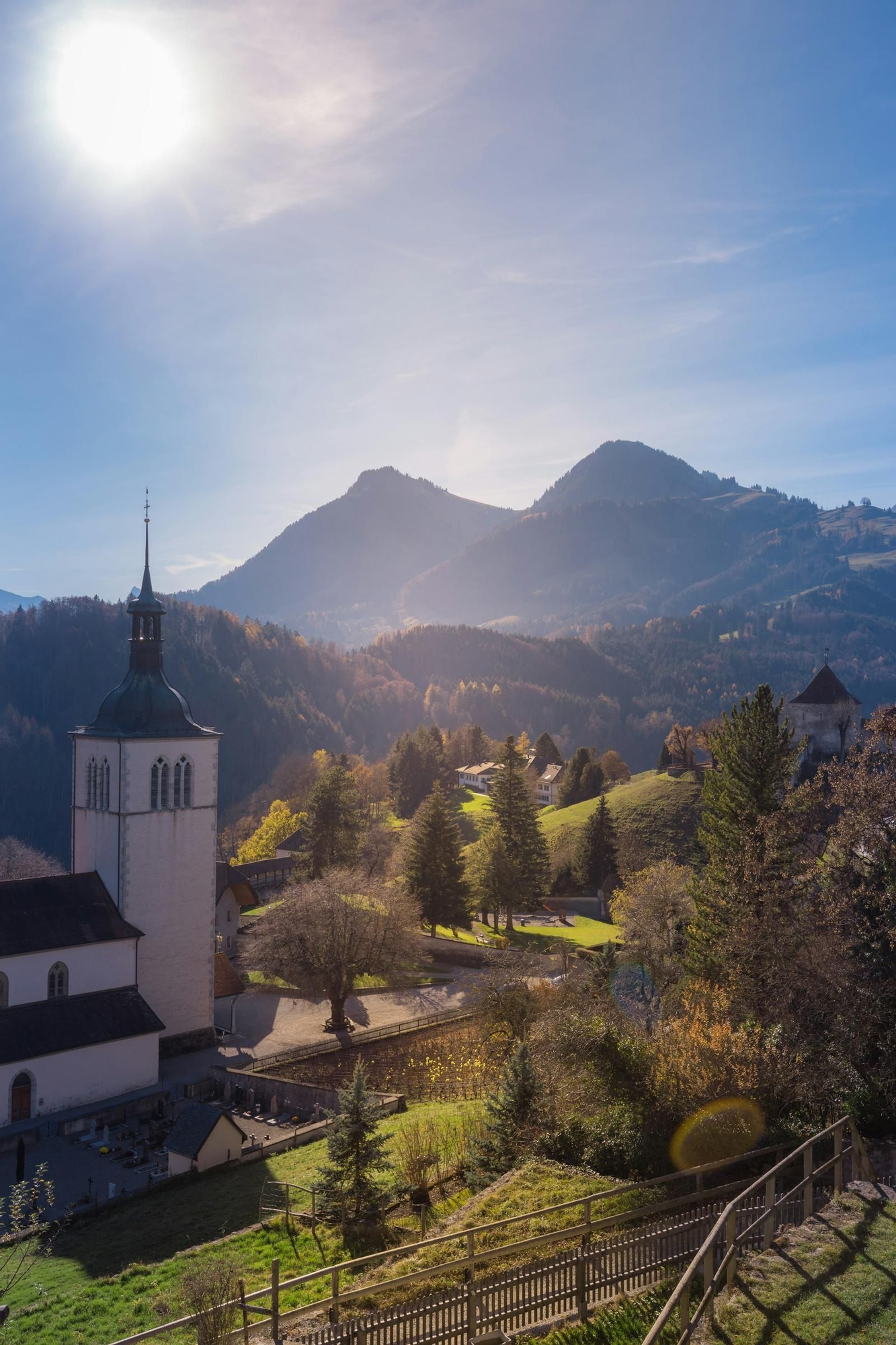 La vista de los Alpes desde Gruyères
