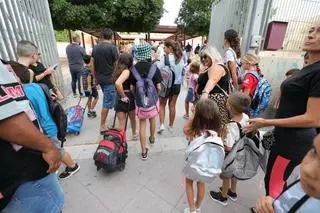 El plan de Ruz de un distrito único para elegir colegio en Elche genera el recelo de directores y de padres de la pública