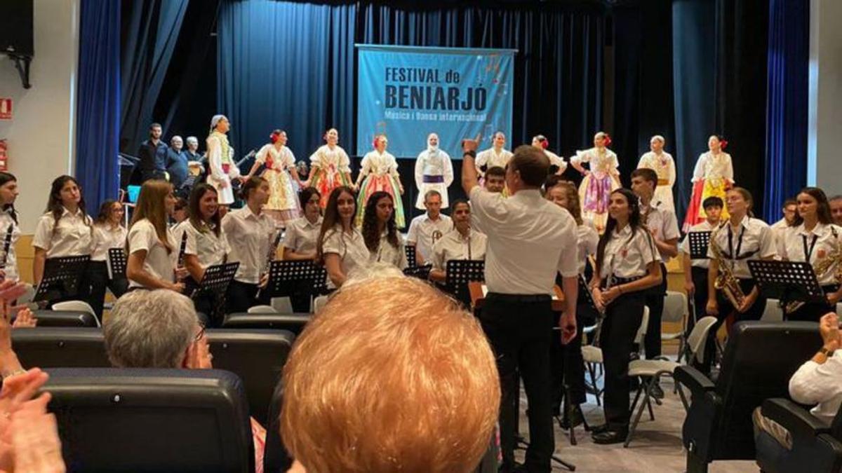Una imagen de un concierto de música en el Auditorio de Beniarjo