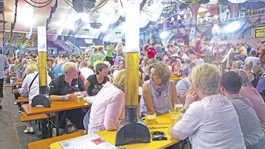 Una fiesta de la cerveza en el Megapark, propiedad del Grupo Cursach.