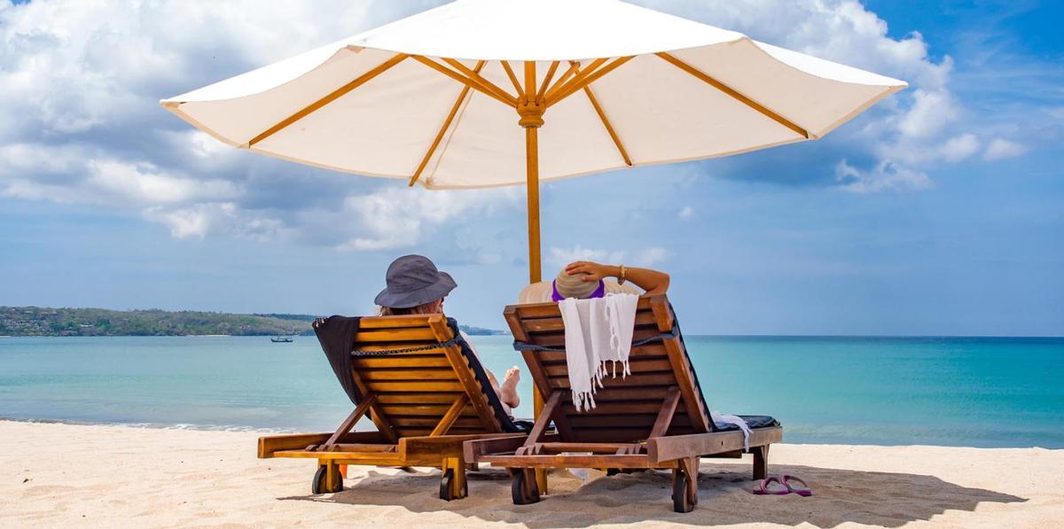 Los expertos desmontan el mito del mes de vacaciones: mejor descansos cortos y repartidos