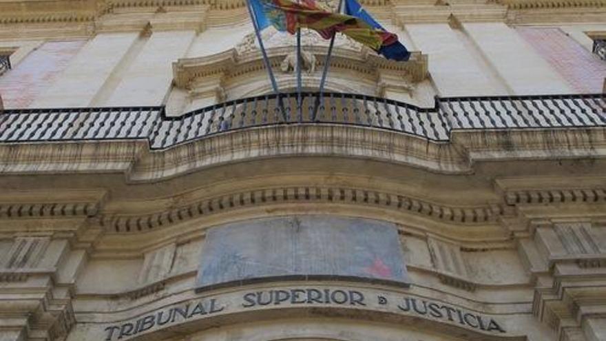 El TSJ anula dos artículos más del decreto del uso del valenciano en la Generalitat