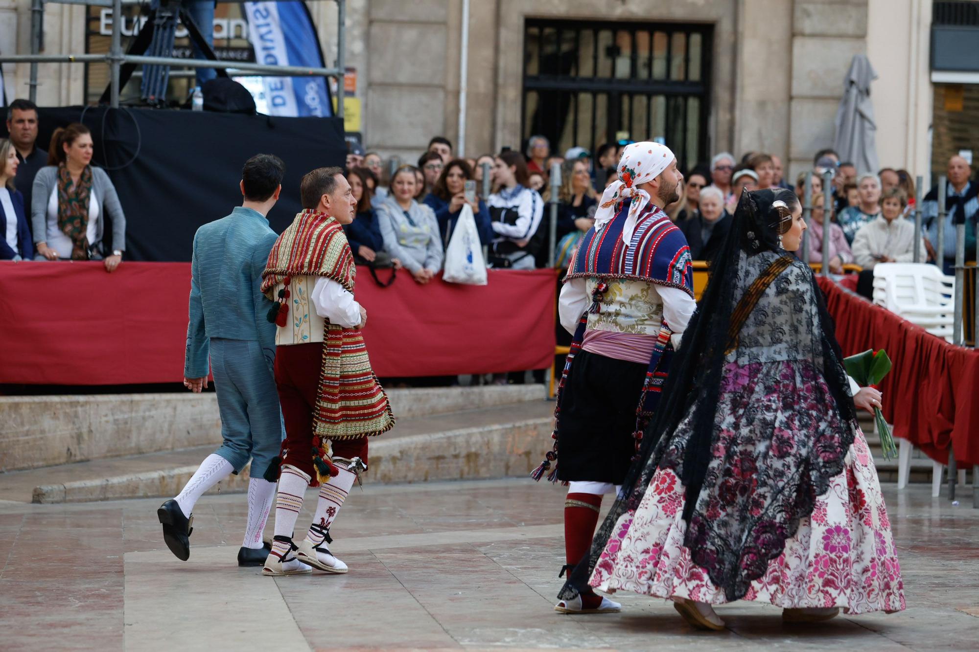 Búscate en el primer día de la Ofrenda en la calle San Vicente entre las 17:00 y las 18:00