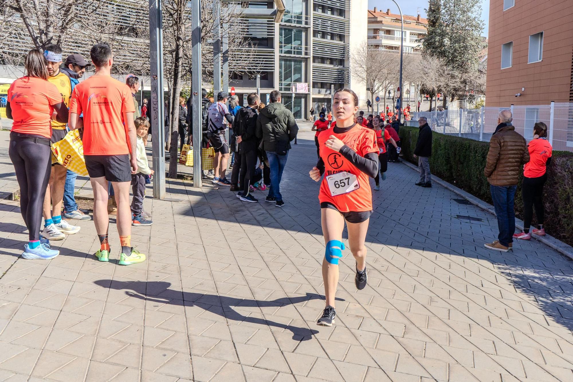 Busca't a les fotos de la Cursa de la Dona de Manresa 2024