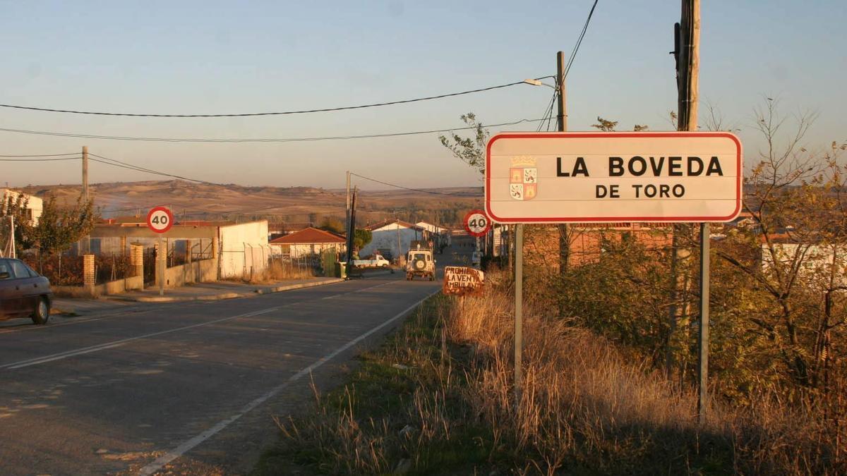 Acceso por carretera a La Bóveda de Toro