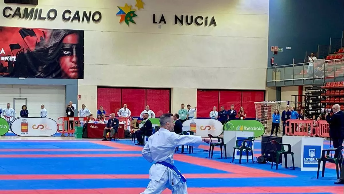 El pabellón Camilo Cano de La Nucía acogió el Campeonato de España Máster de Karate