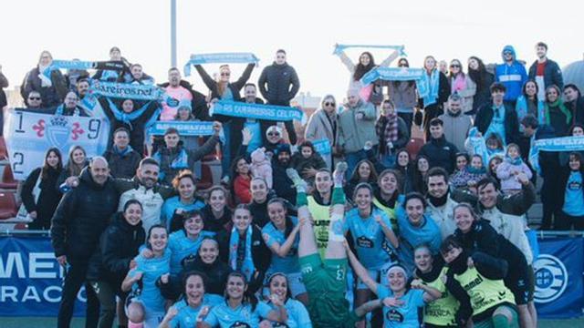 As Celtas celebran su triunfo con aficionados desplazados a Madrid. |  RCCV