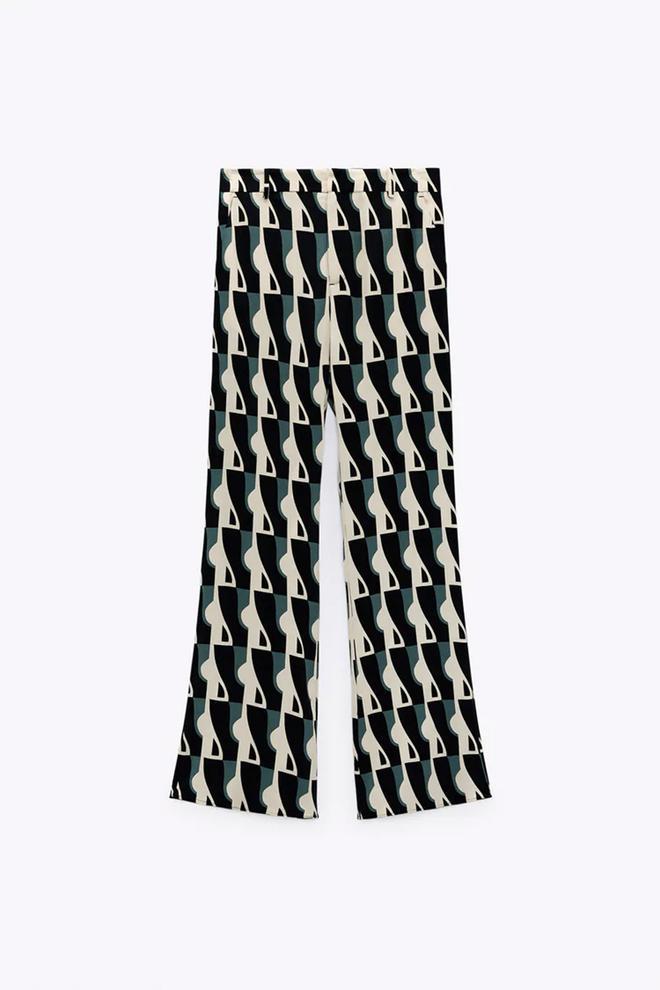 Pantalón flare de estampado vintage de Zara