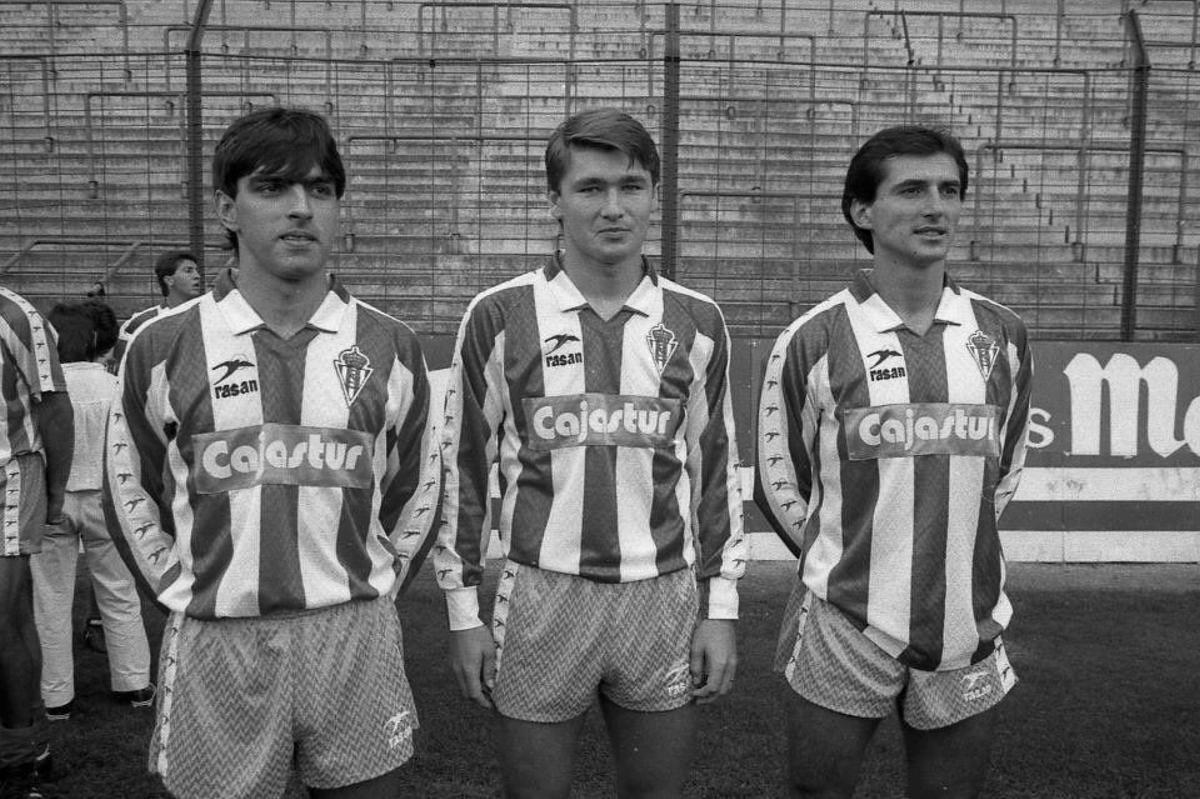 Gueorgui Iordanov, Milan Luhový y Vladimir Vermezović, jugadores del Sporting de Gijón en la temporada 1990/1991.