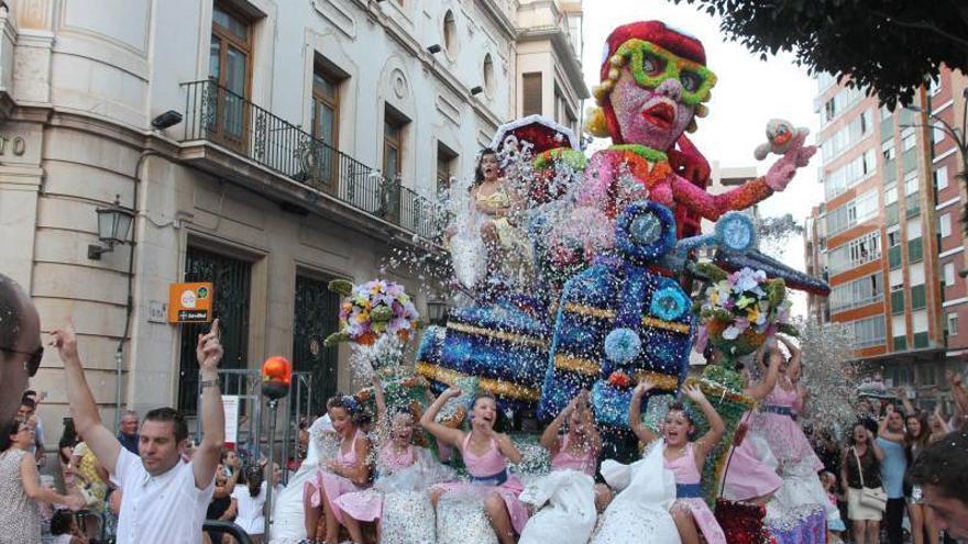 El Barri València gana la batalla de flores de Burriana