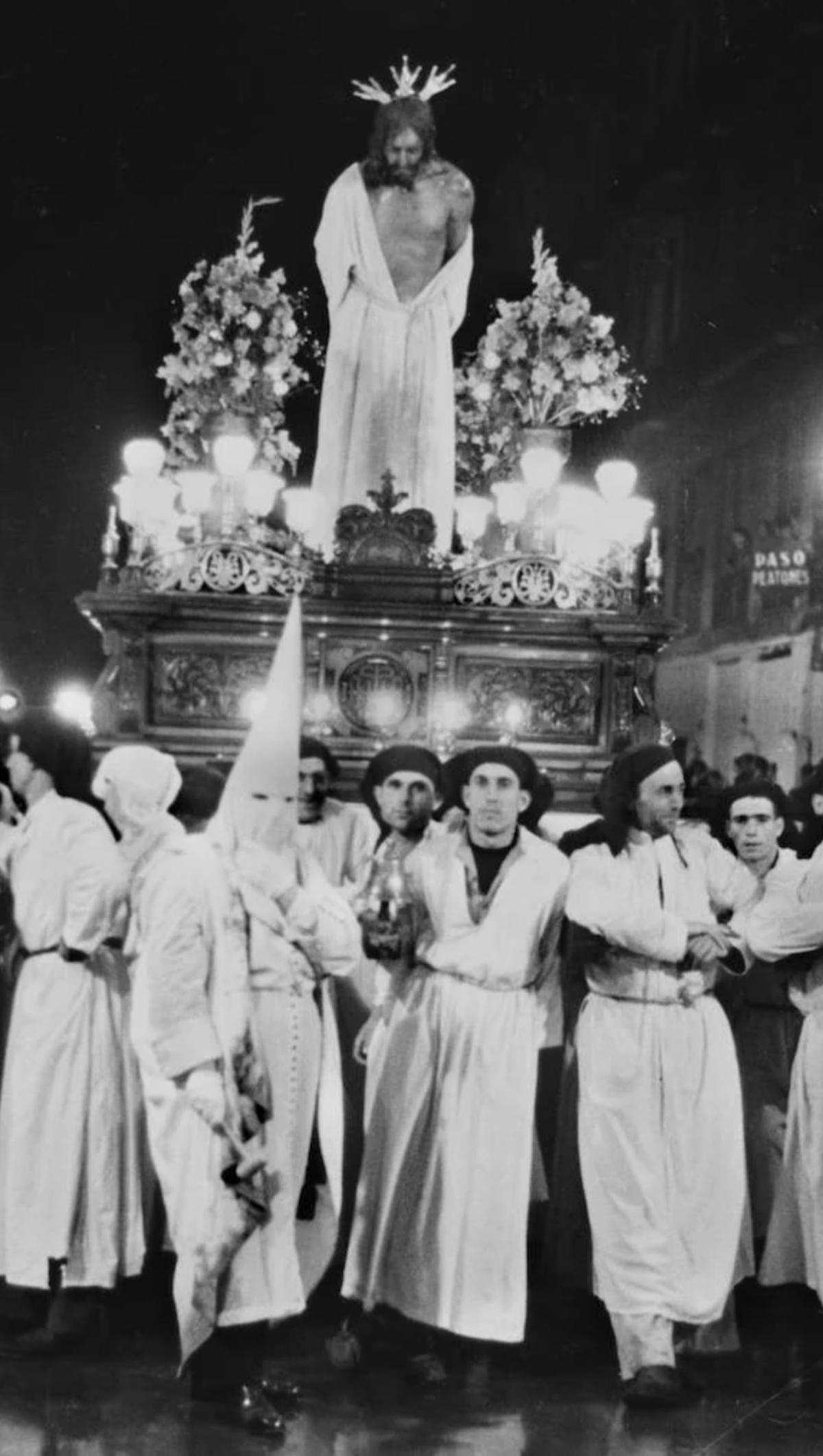 Imponente el Cristo de la Humillación en 1942.
