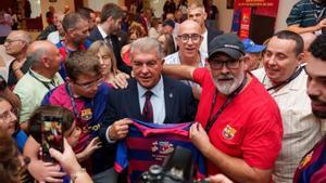 L’oposició busca enderrocar Laporta amb una unió complexa