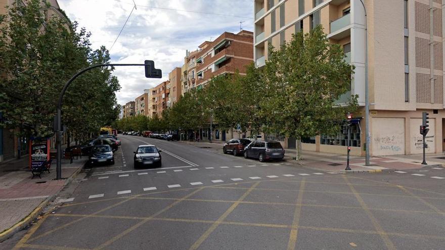Herido un motorista de 26 años al chocar con un coche en Badajoz