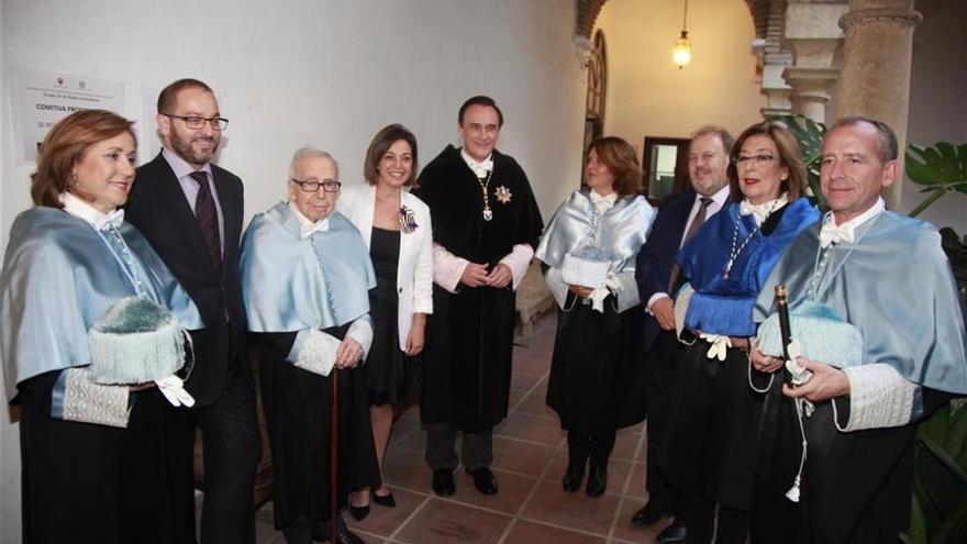 Gómez Villamandos: &quot;Ha sido una satisfación haberle reconocido doctor honoris causa de la UCO&quot;