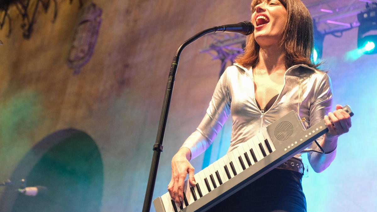 Igualdad celebra en el centro de Elche la tercera edición del Femin Festival con la participación de Hakuna Tanaka, Lolita Cromañón y La Otra