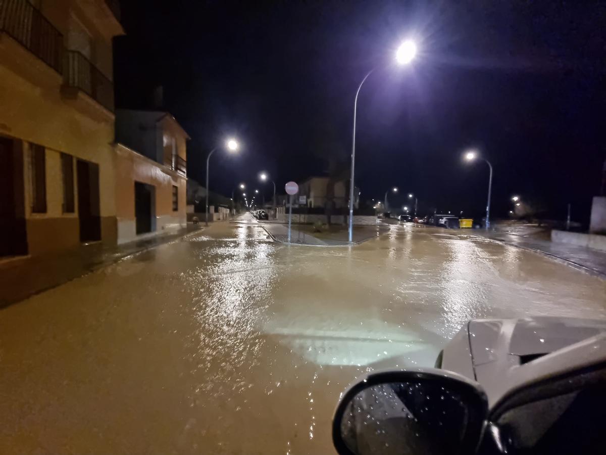 Calles anegadas en Castro del Río