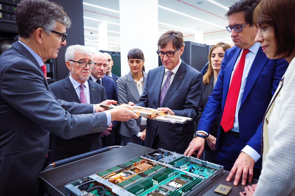 El president Salvador Illa, en el Barcelona Supercomputing Center.