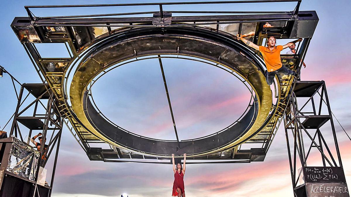 L’espectacular «Perceptions» de la companyia Bivouack es podrà veure al Parc Bosc dissabte