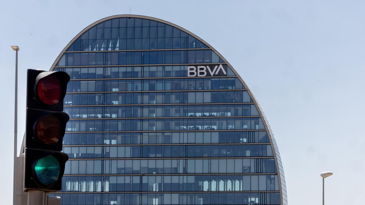 Archivo - Fachada de la sede de BBVA, en Madrid (España)