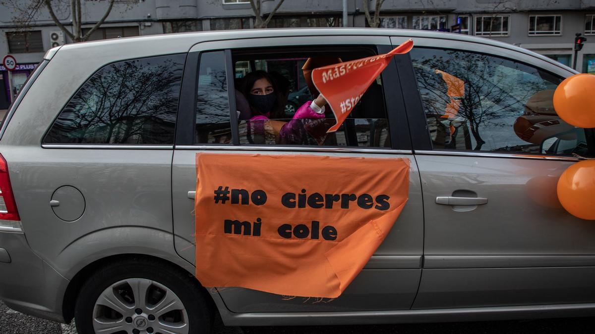 Manifestación en coche contra la Ley Celaá en Zamora.